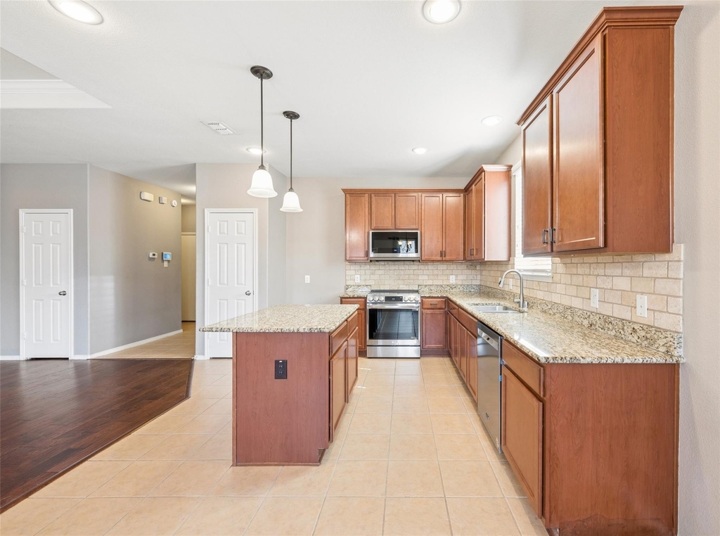 409 Mariscal Place - Photo 9
