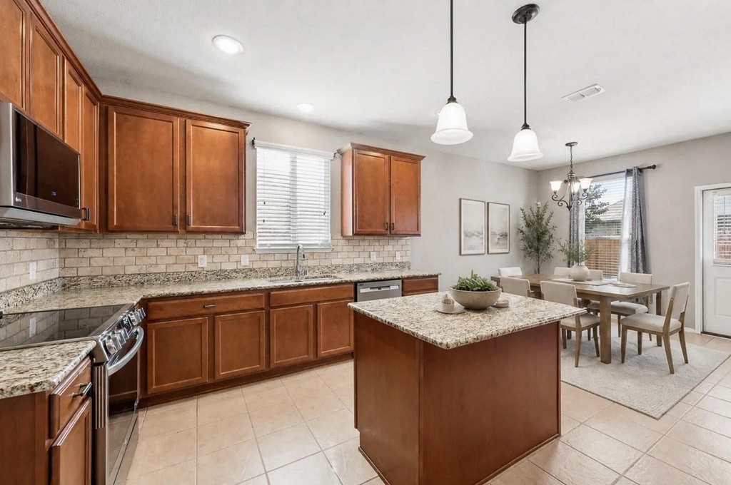 409 Mariscal Place - Photo 11