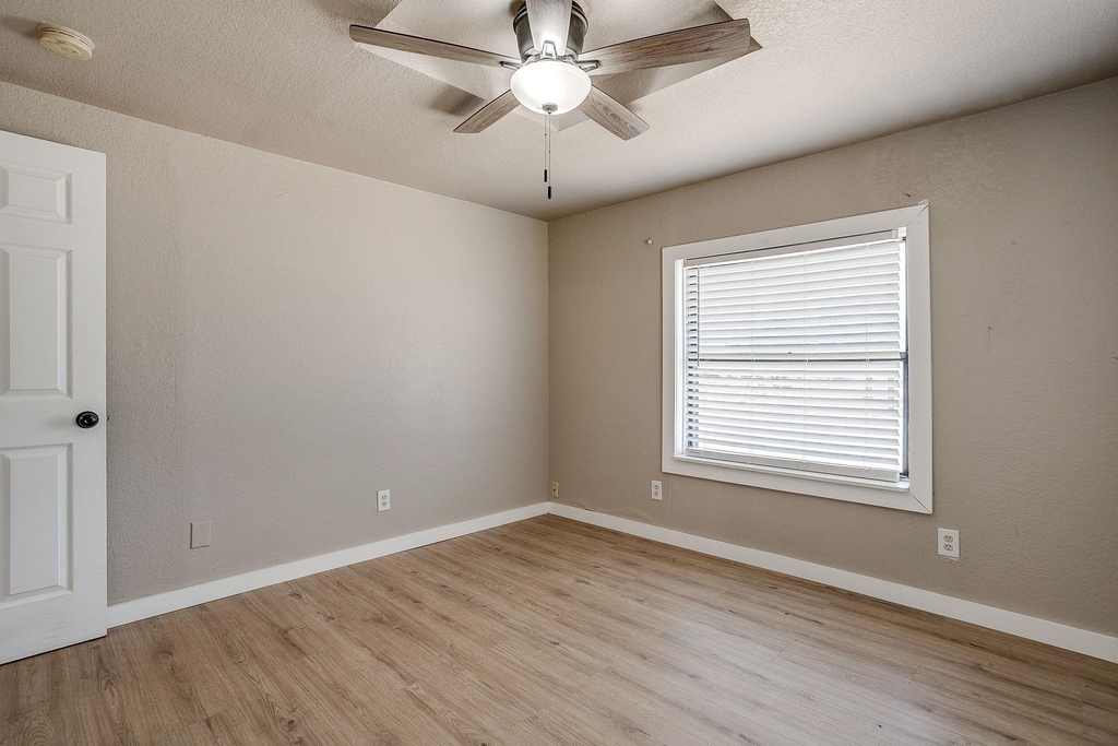 913 Jameson Street - Photo 20