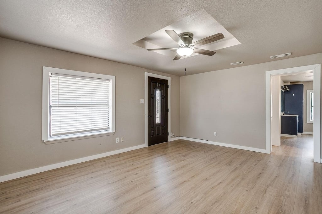 913 Jameson Street - Photo 6