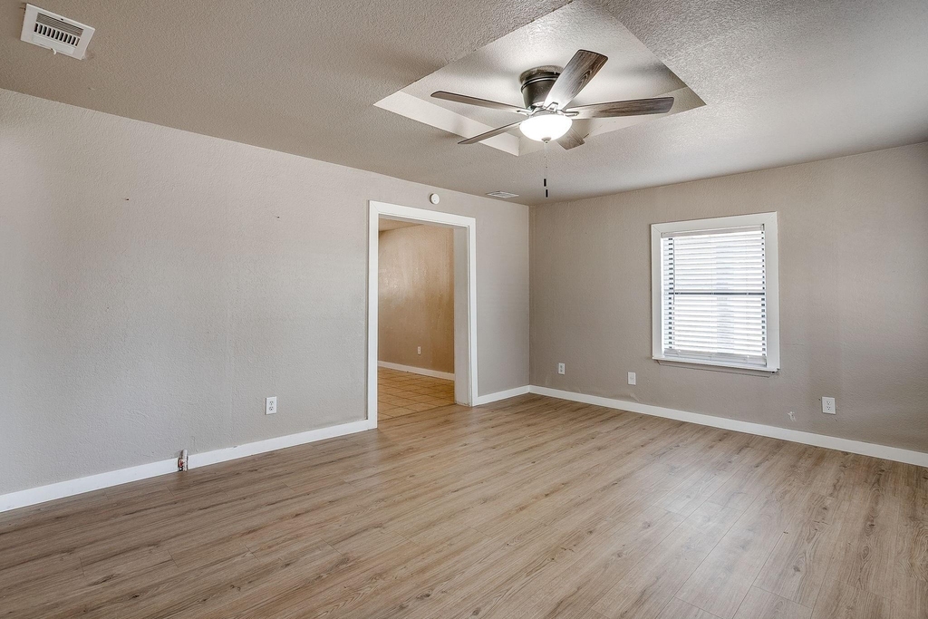 913 Jameson Street - Photo 4