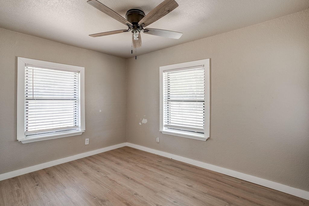 913 Jameson Street - Photo 23