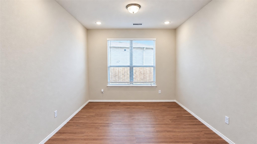 3211 Buffalo Creek Circle - Photo 6