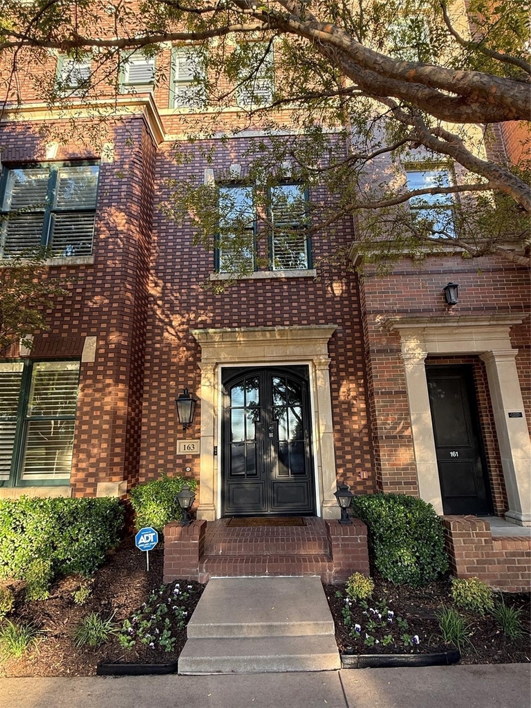 163 Summit Avenue - Photo 2