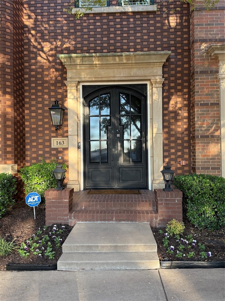 163 Summit Avenue - Photo 1