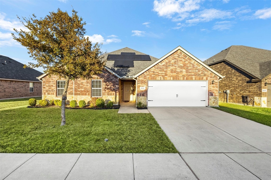 1547 Meadowlake Drive - Photo 0