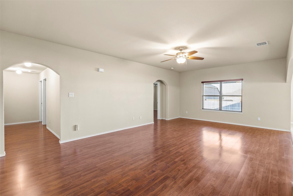 1547 Meadowlake Drive - Photo 3