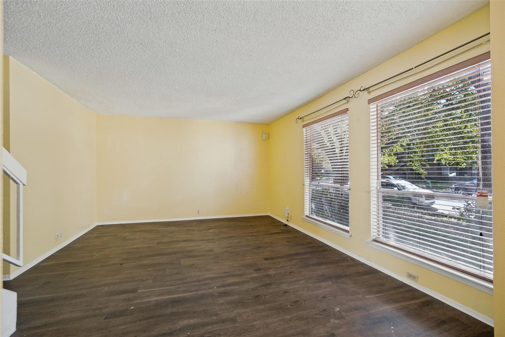 11916 Leisure Drive - Photo 2