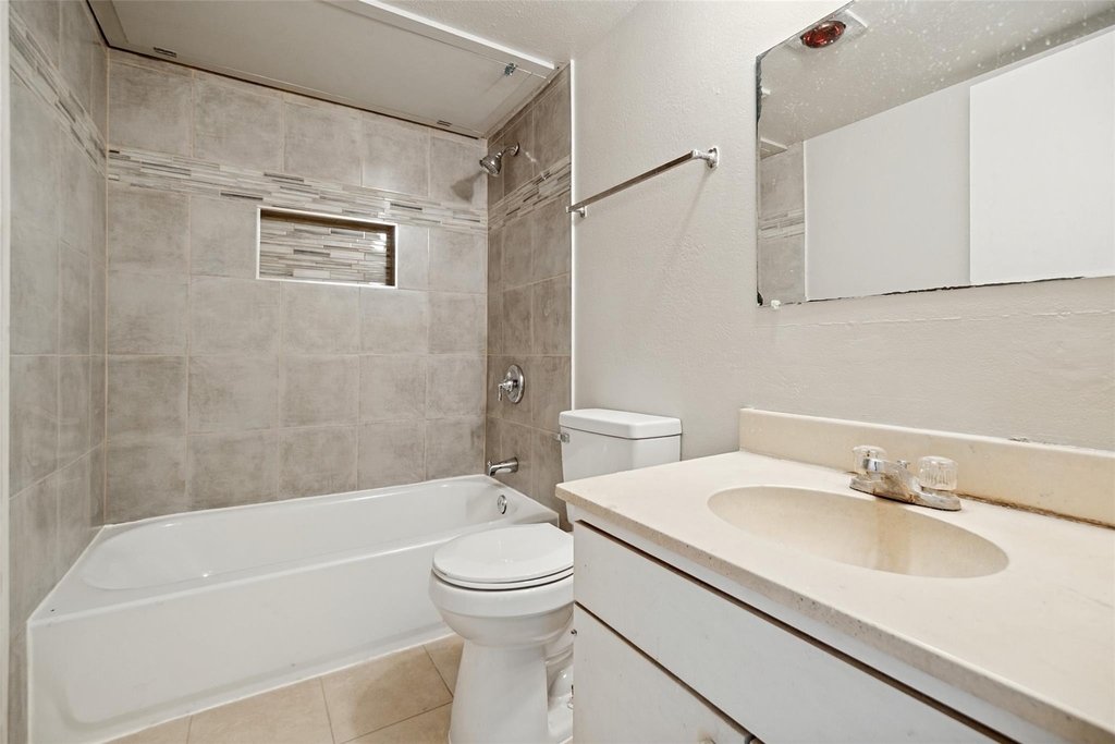 11916 Leisure Drive - Photo 6