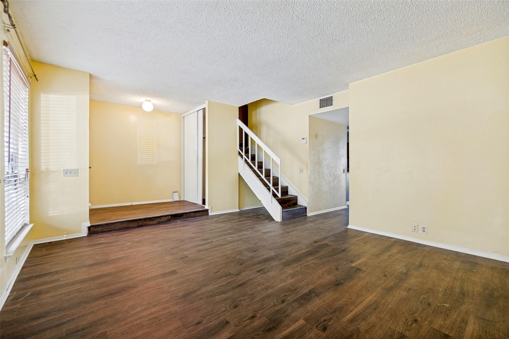 11916 Leisure Drive - Photo 8