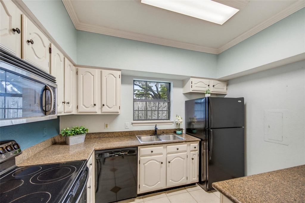 2835 Keller Springs Road - Photo 2