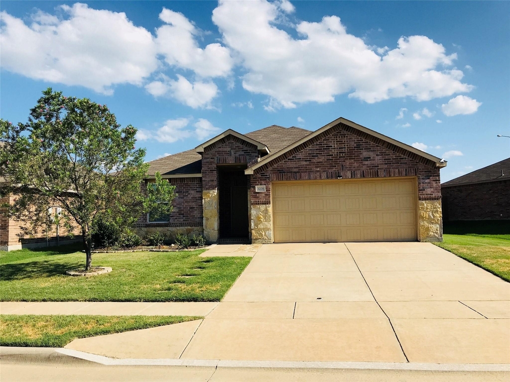 3208 Sadie Trail - Photo 0