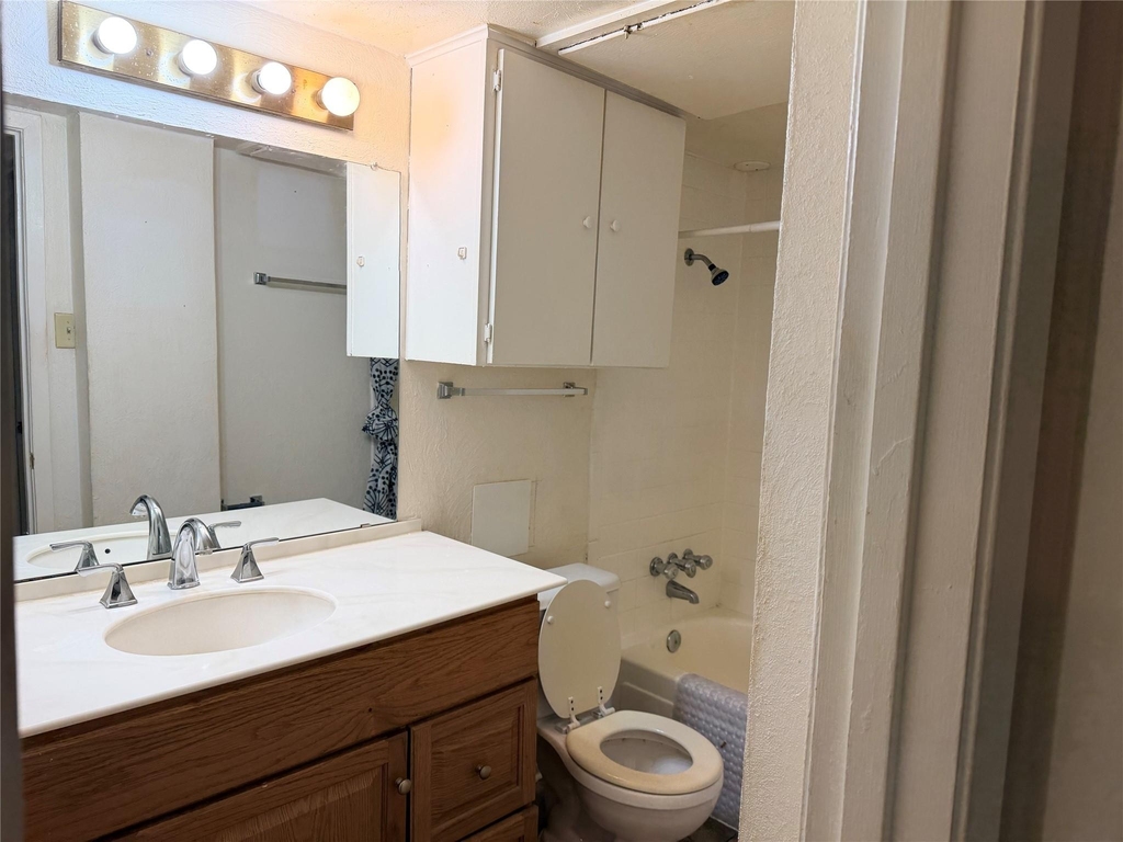 12888 Montfort Drive - Photo 4