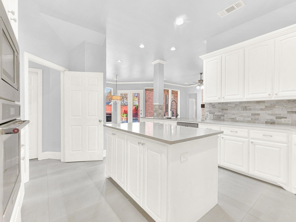 10222 Plainsman Lane - Photo 19