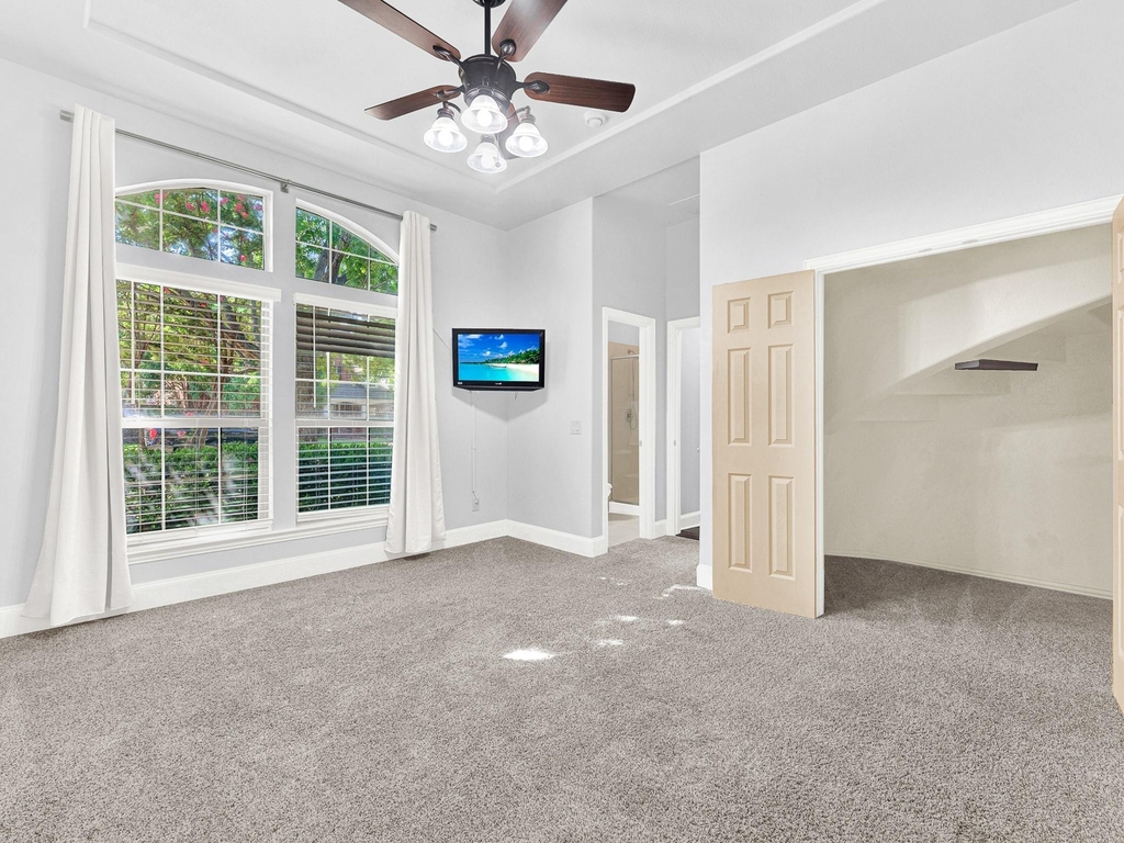 10222 Plainsman Lane - Photo 8