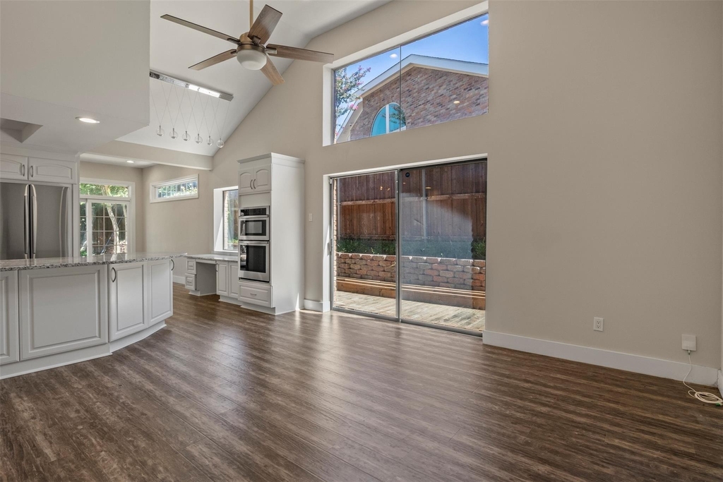 5509 Anglebluff Place - Photo 11