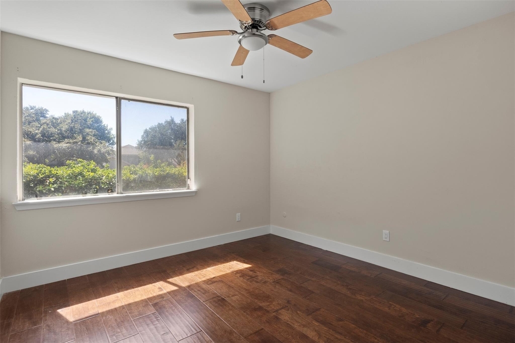 5509 Anglebluff Place - Photo 19