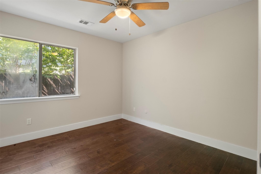 5509 Anglebluff Place - Photo 22