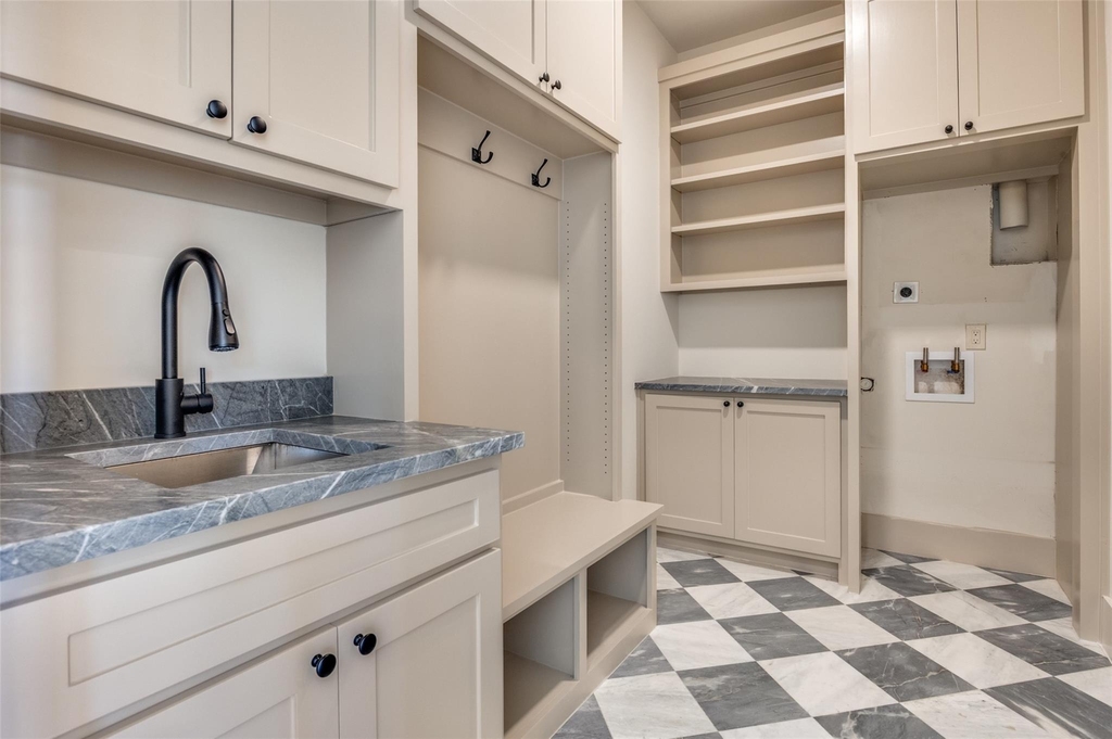 4207 Bonham Street - Photo 9
