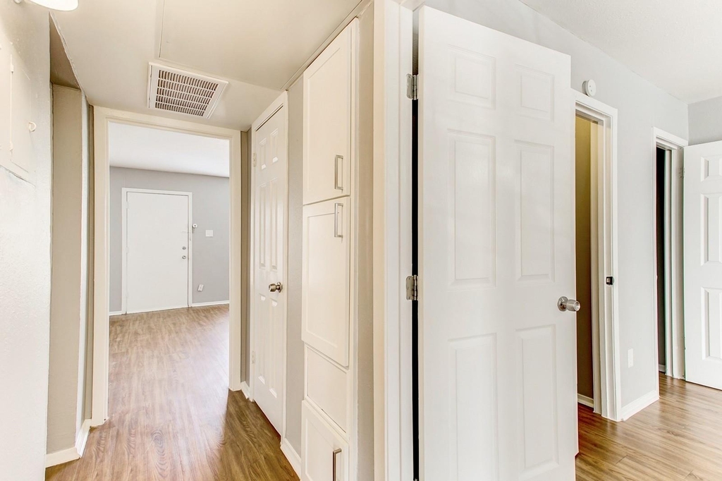 2200 W Lowden Street - Photo 14