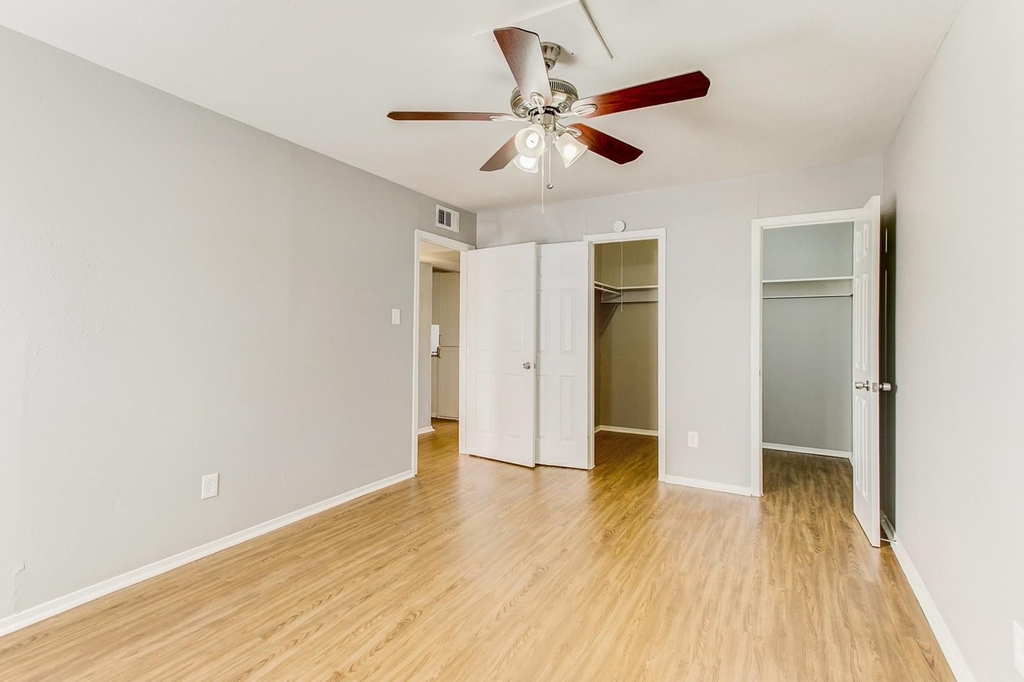 2200 W Lowden Street - Photo 8