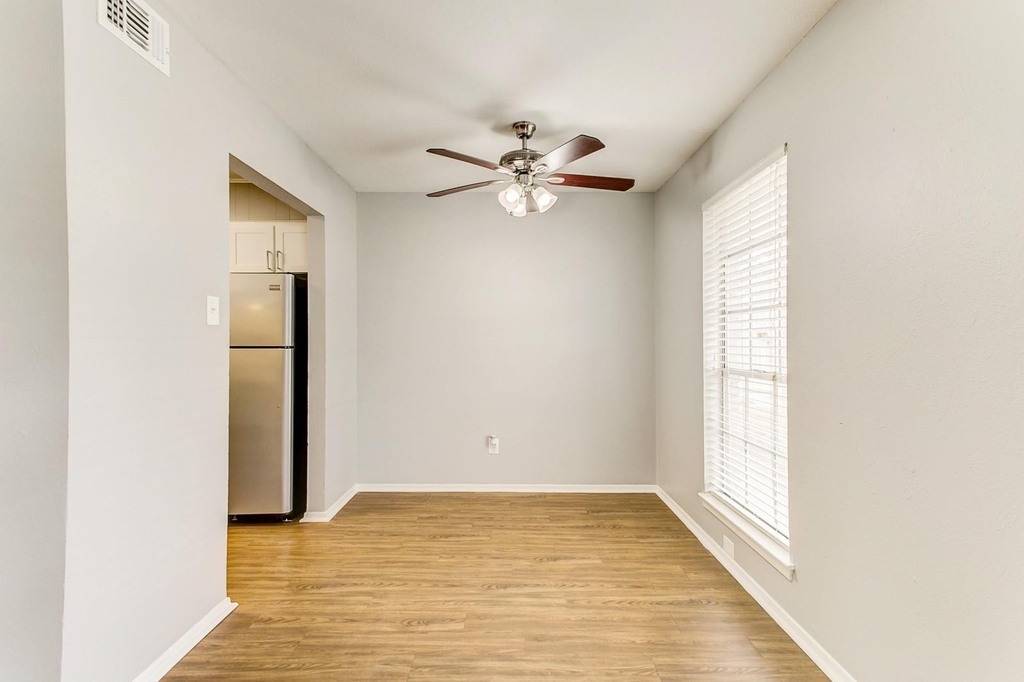 2200 W Lowden Street - Photo 6