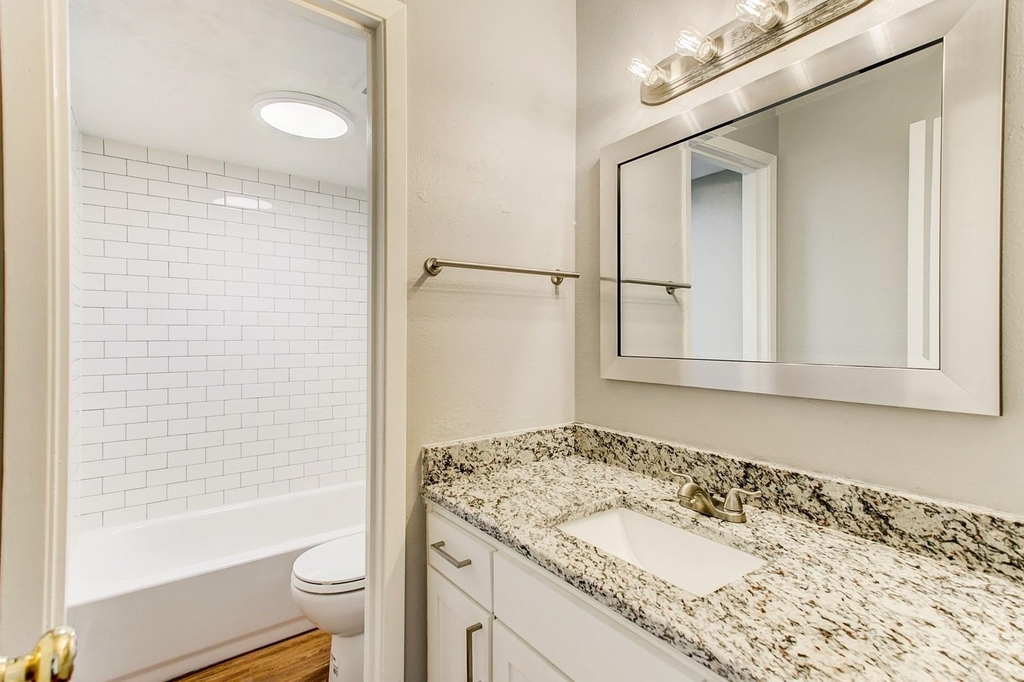 2200 W Lowden Street - Photo 11