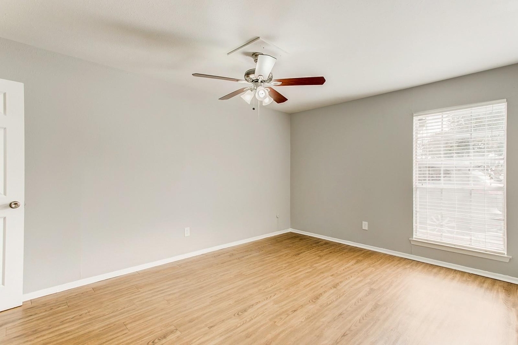2200 W Lowden Street - Photo 8