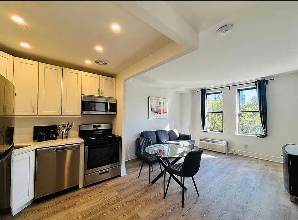West 81st Street - Photo 0