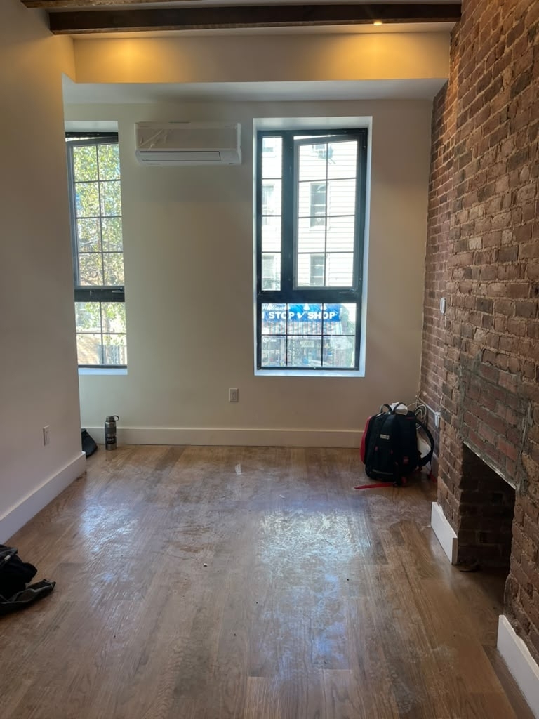 105 Berry Street - Photo 0