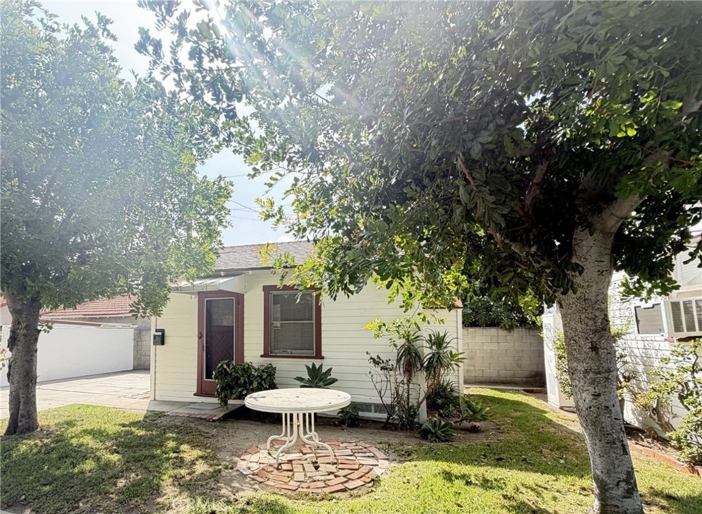 3817 Ivar Avenue - Photo 0
