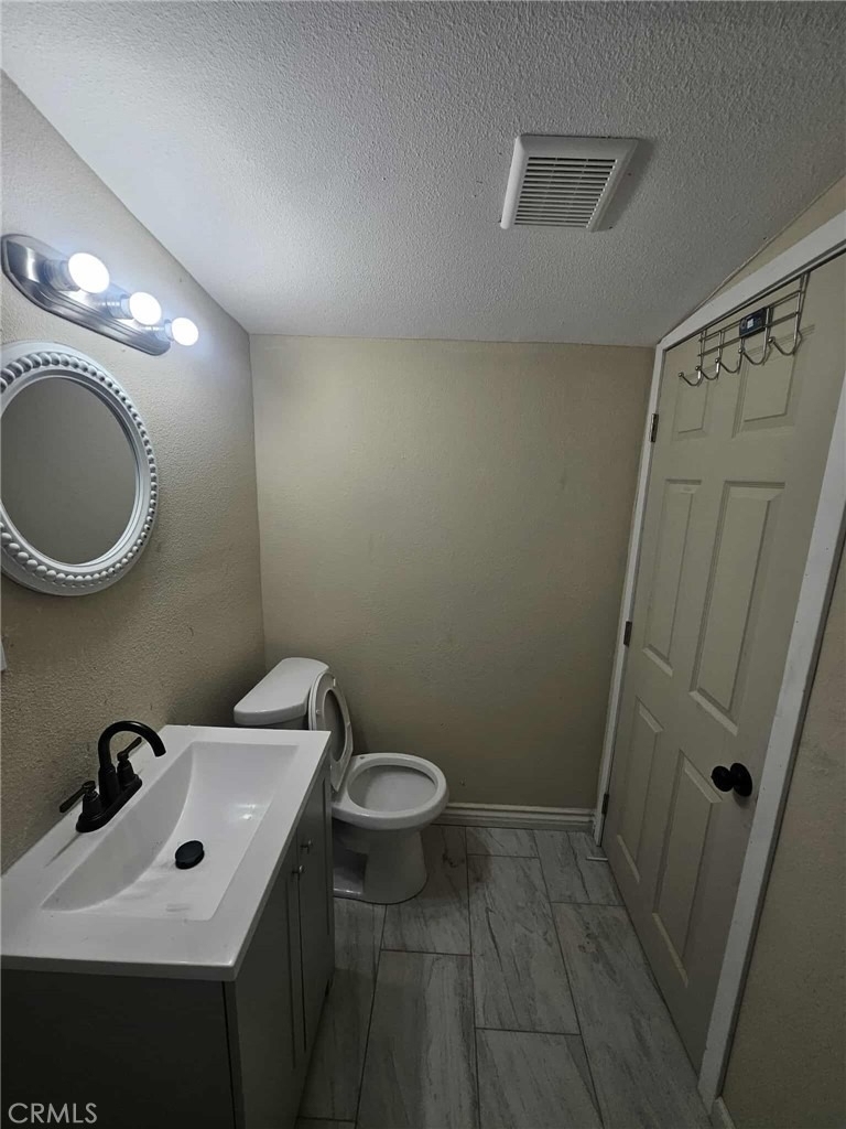 814 E E Street - Photo 12