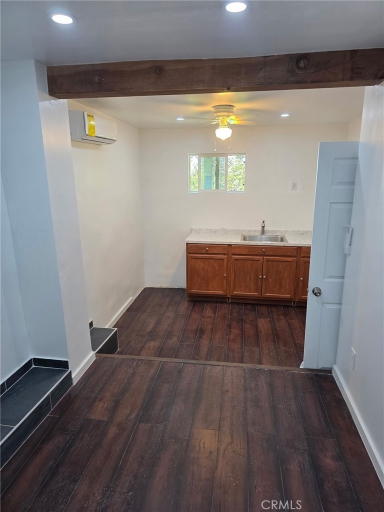 979 Venus Way - Photo 4