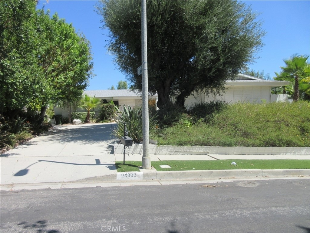 24300 Hatteras Street - Photo 34