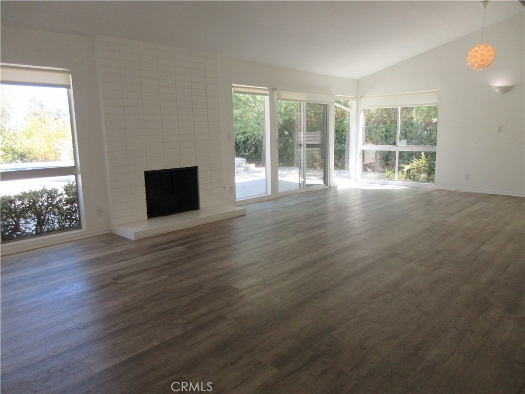 24300 Hatteras Street - Photo 31
