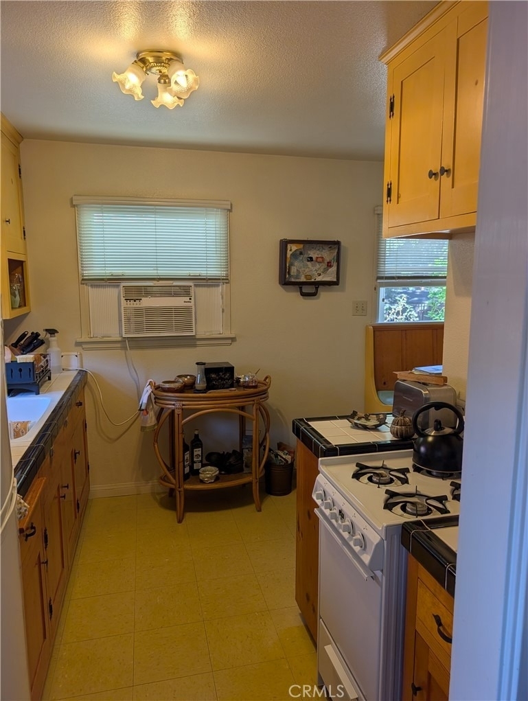 1184 Katherine Road - Photo 5