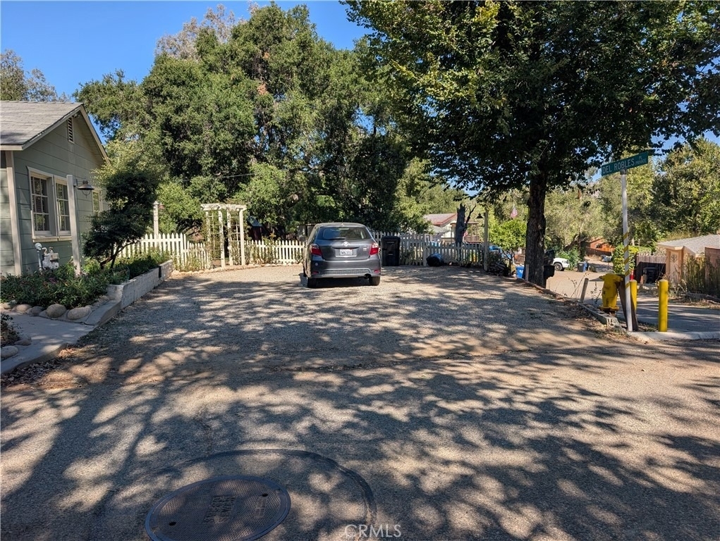 1184 Katherine Road - Photo 15