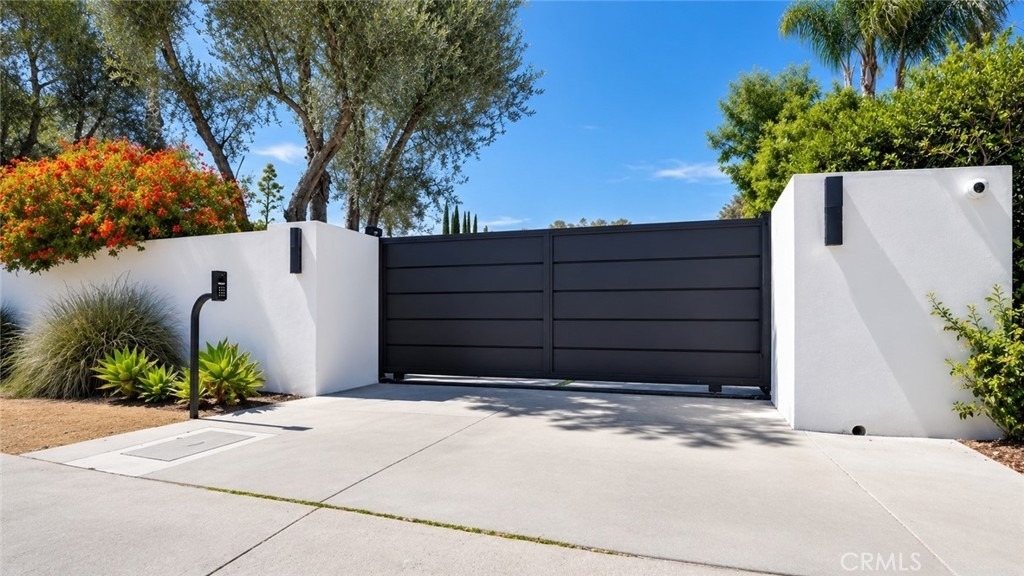 22935 Oxnard - Photo 1