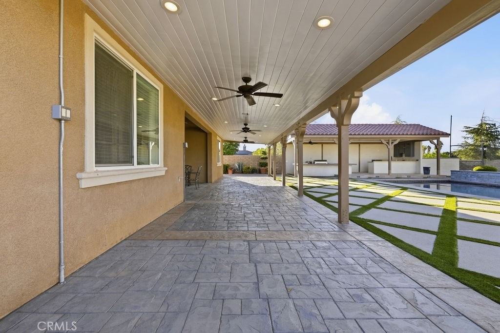 3945 Derby Circle - Photo 32