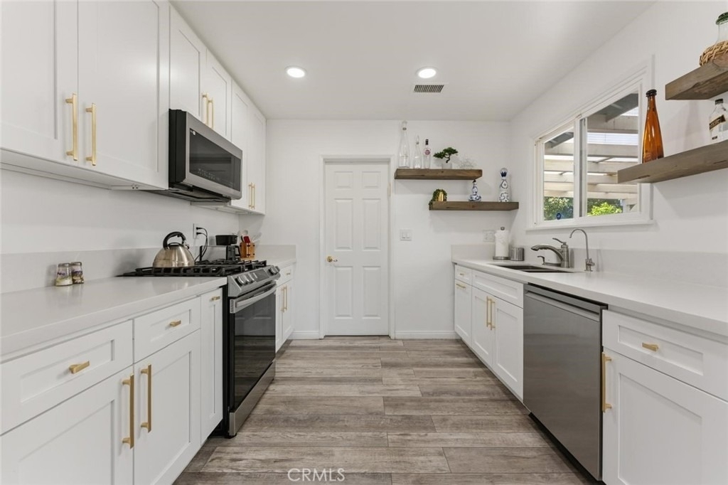 6201 Tampa - Photo 4