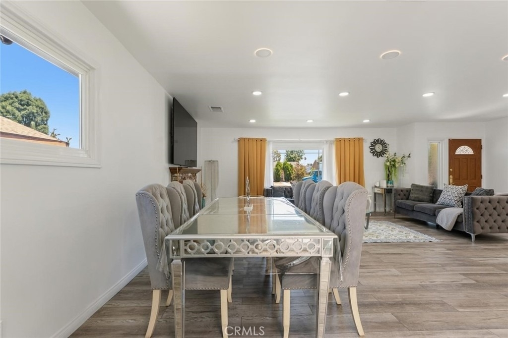 6201 Tampa - Photo 1