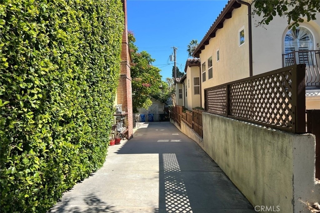 940 Hilldale Ave - Photo 19