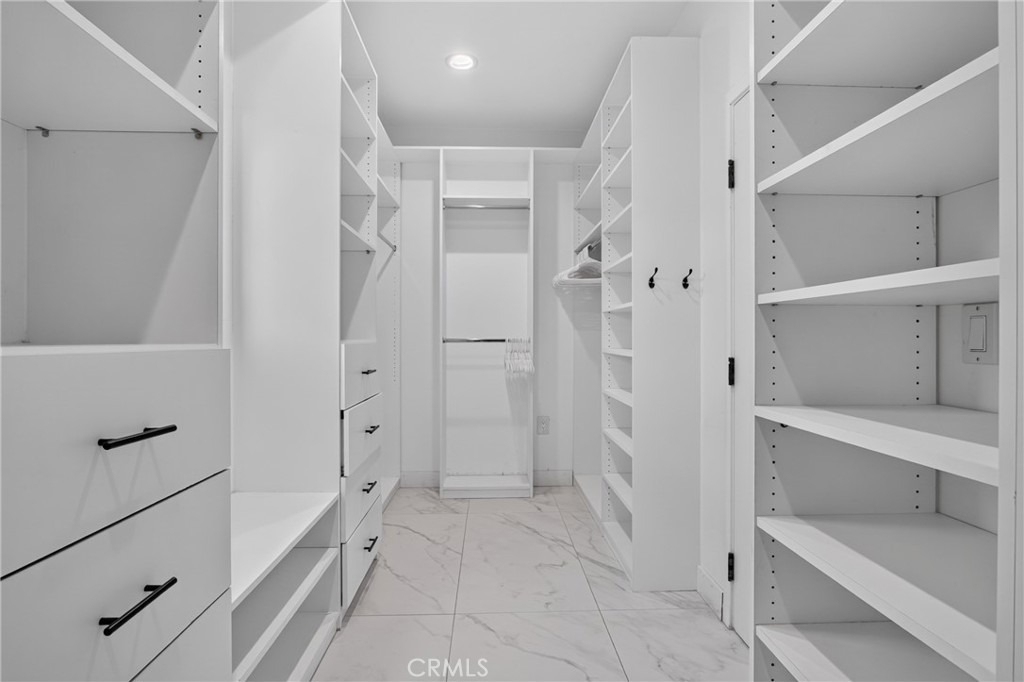 13964 Morrison Street - Photo 21