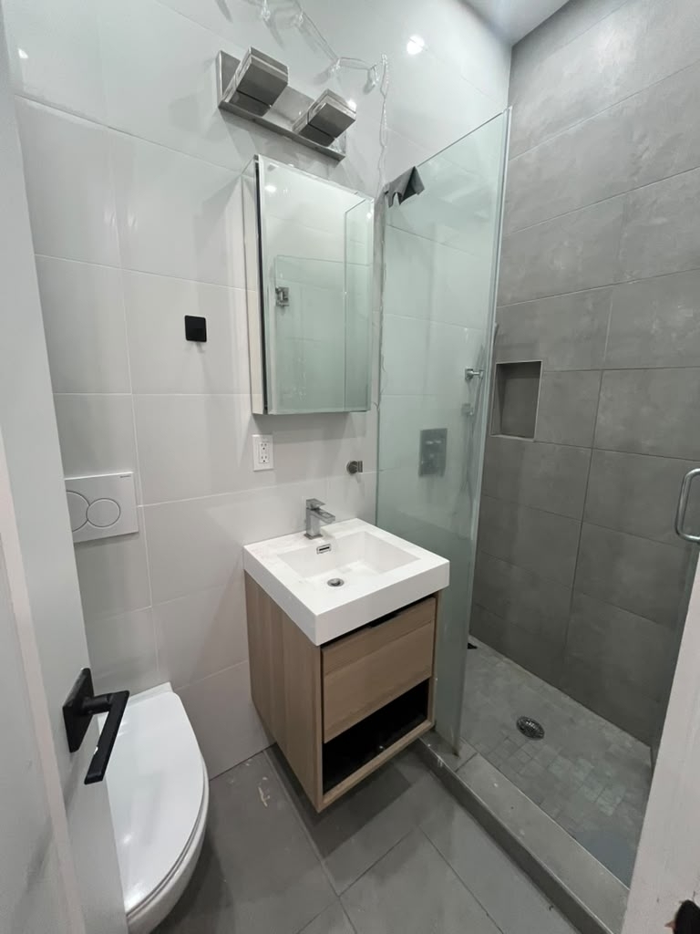 62-15 Catalpa Avenue - Photo 1