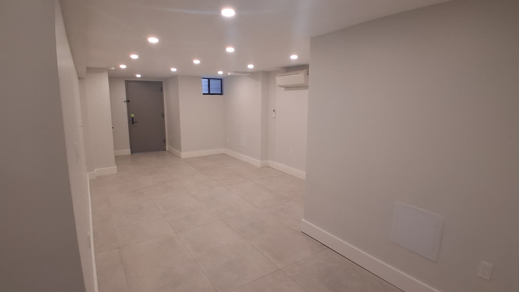 62-15 Catalpa Avenue - Photo 4