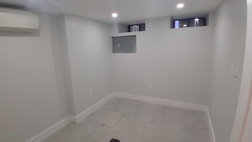 62-15 Catalpa Avenue - Photo 2
