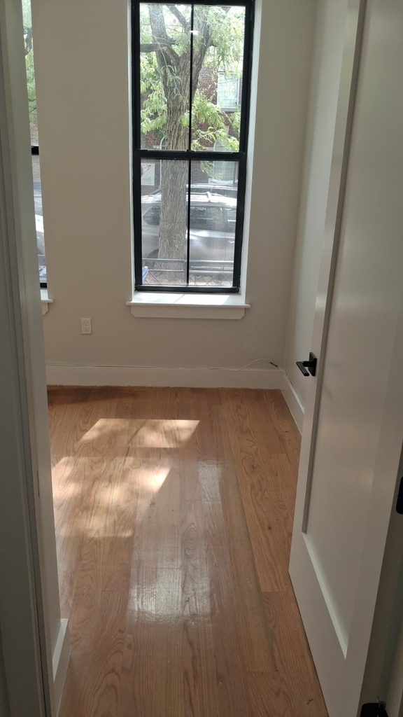 62-15 Catalpa Avenue - Photo 9
