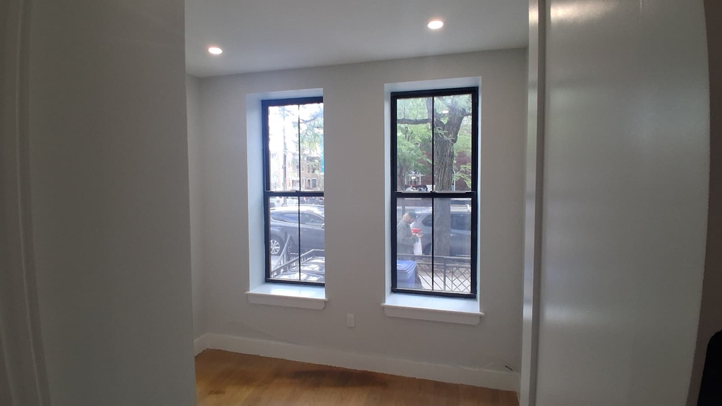 62-15 Catalpa Avenue - Photo 0