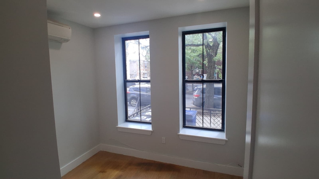 62-15 Catalpa Avenue - Photo 8