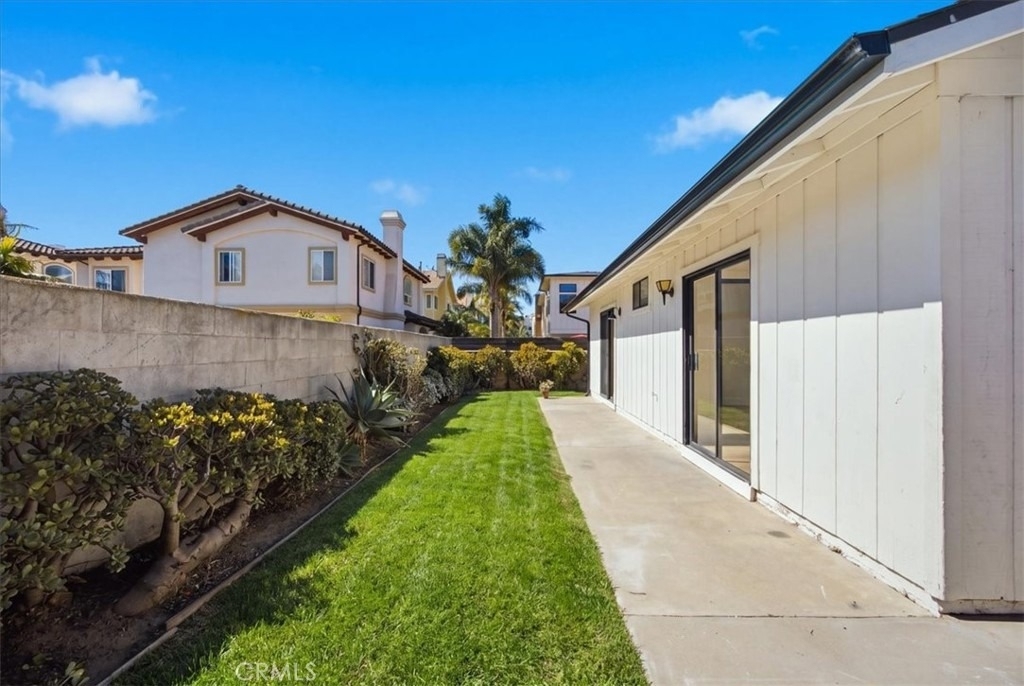 2418 Clark - Photo 1